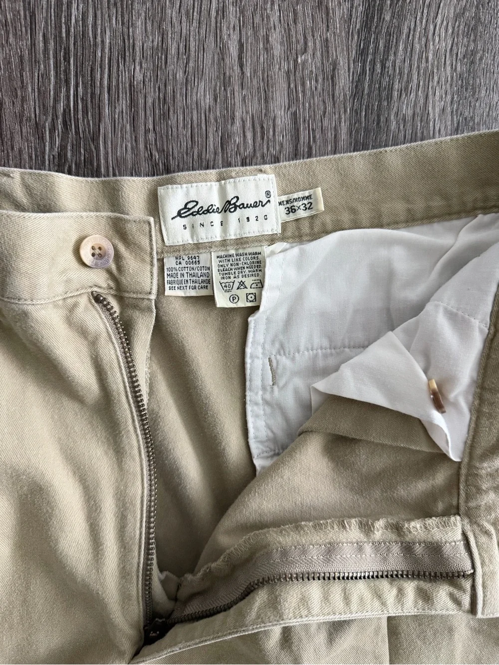 Eddie Bauer classic pleated